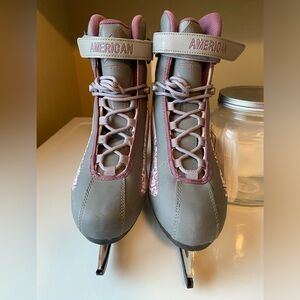 Women’s Ice Skates size 9